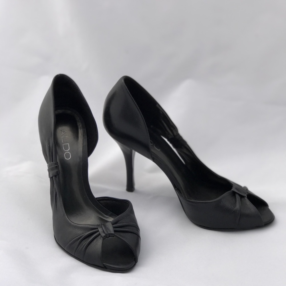 Size 8 Aldo black leather heel